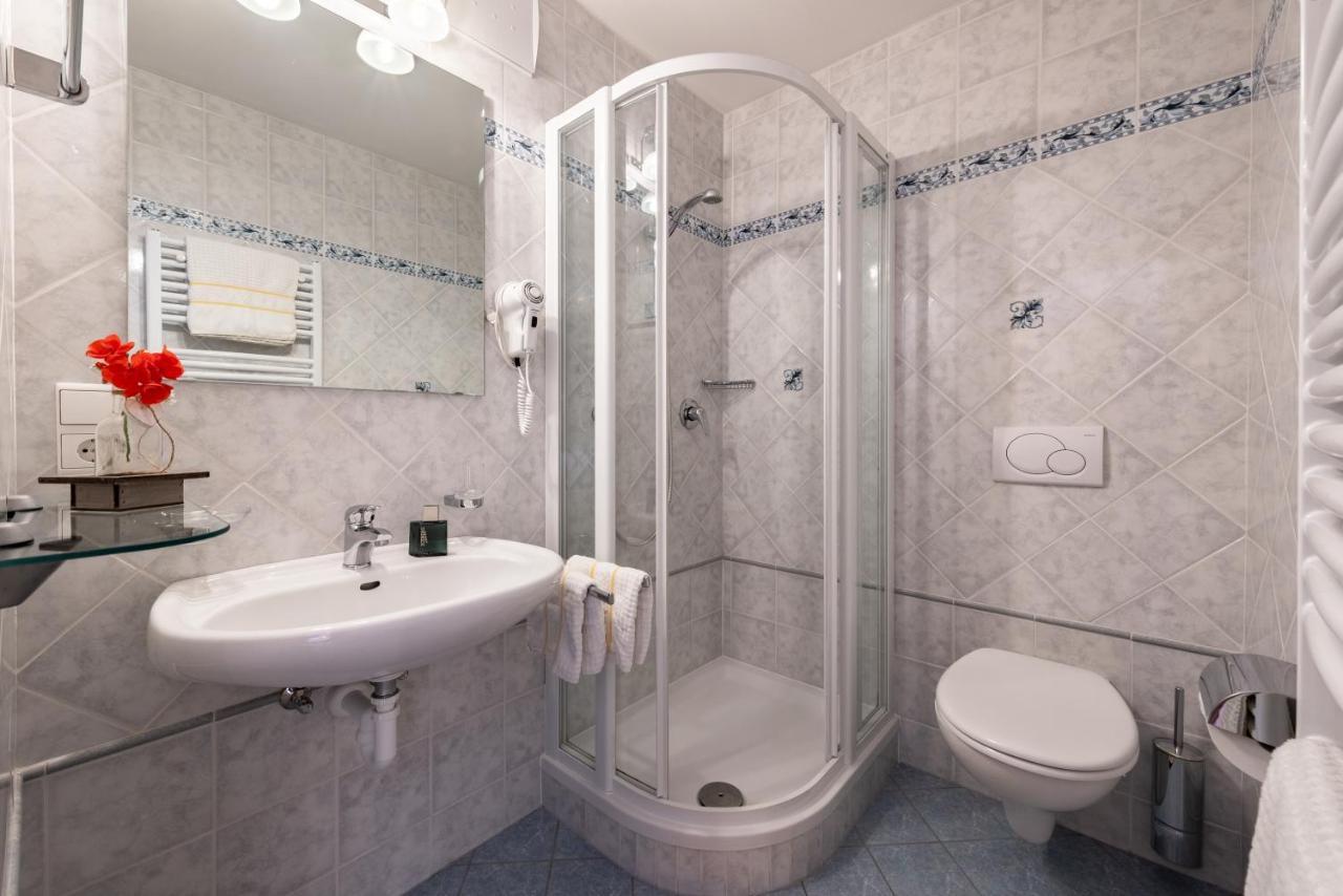 Residence Tauber Валес Екстериор снимка