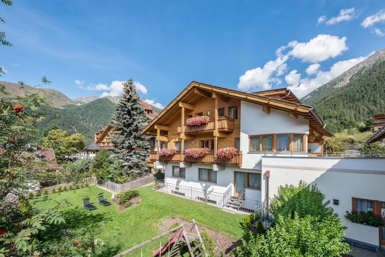 Residence Tauber Валес Екстериор снимка