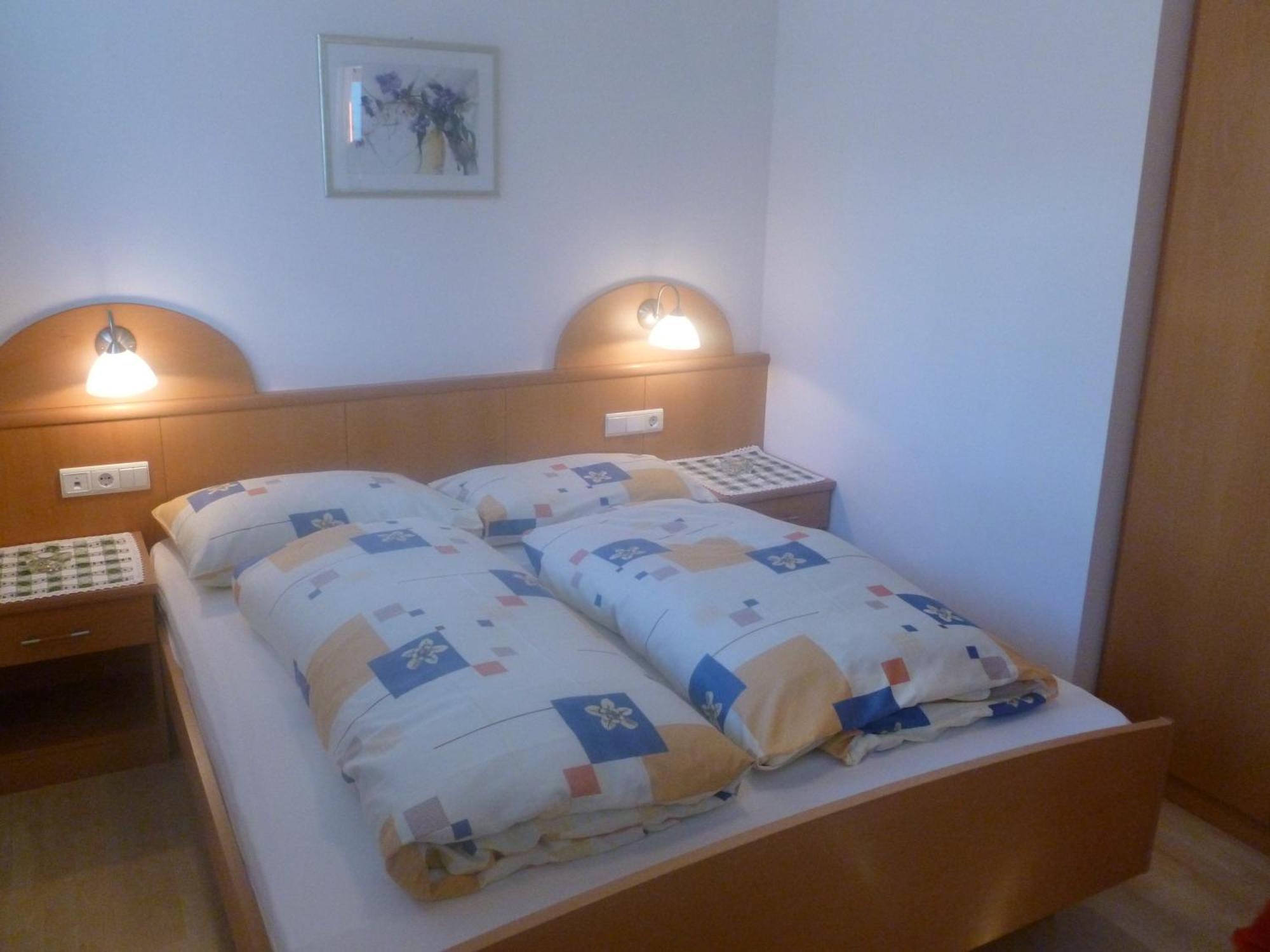 Residence Tauber Валес Екстериор снимка