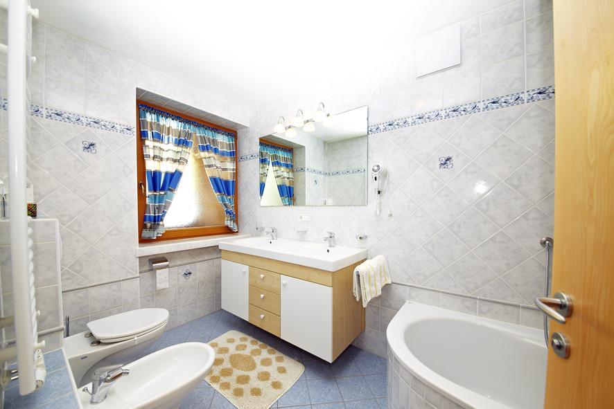 Residence Tauber Валес Екстериор снимка