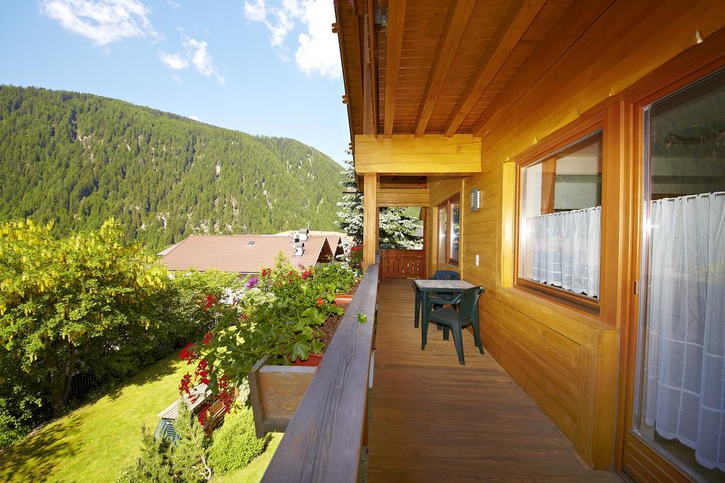 Residence Tauber Валес Екстериор снимка